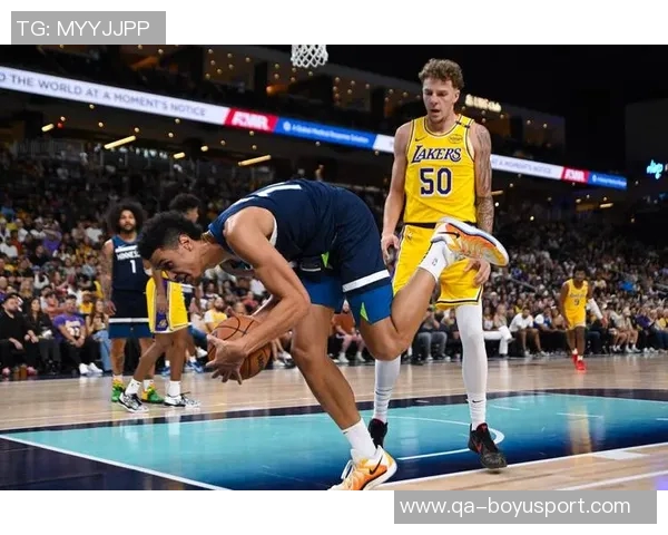 独行侠官方宣布莱夫利因右脚肿胀将继续缺席暂无回归时间表